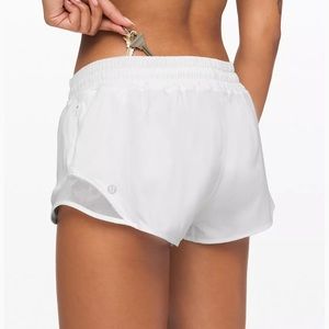Lululemon Hotty Hot Short II 2.5” in White